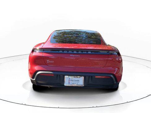Used 2023 Porsche Taycan image 5