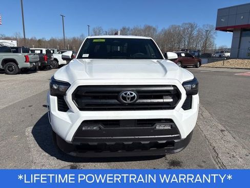 Used 2025 Toyota Tacoma SR5 image 3