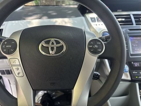 Used 2014 Toyota Prius V Three FWD image 17