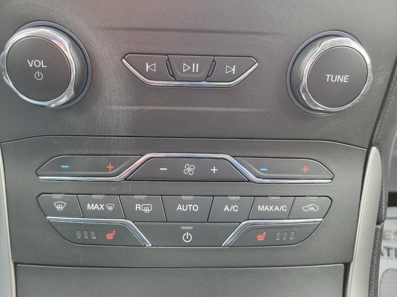 Used 2020 Ford Edge SEL AWD/4WD image 18