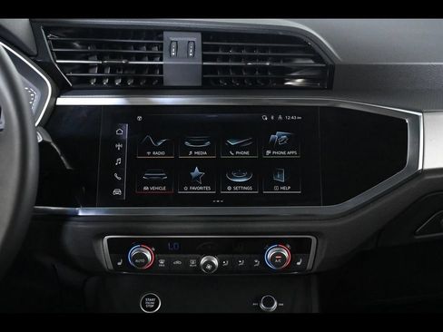 Certified 2025 Audi Q3 2.0T Premium w/ Convenience Package AWD/4WD image 13
