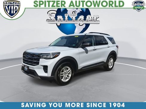 Used 2025 Ford Explorer Active AWD/4WD image 4