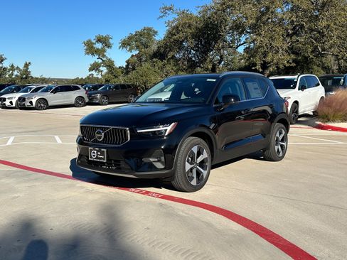 New 2025 Volvo XC40 B5 Plus w/ Protection Package Premier image 2