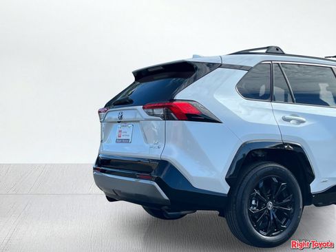 Certified 2024 Toyota RAV4 SE w/ Convenience Package AWD/4WD image 12
