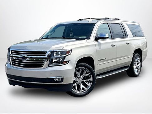 Used 2017 Chevrolet Suburban Premier AWD/4WD image 2
