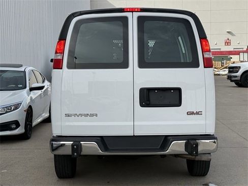 Used 2024 GMC Savana 2500 w/ Driver Convenience Package image 5