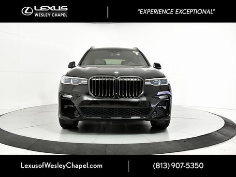 Used 2022 BMW X7 M50i w/ Luxury Seating Package image 12