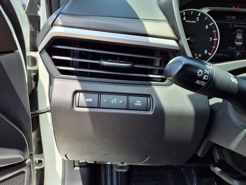 Used 2025 Nissan Altima 2.5 SV FWD image 13