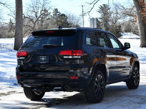 Used 2017 Jeep Grand Cherokee Altitude image 6