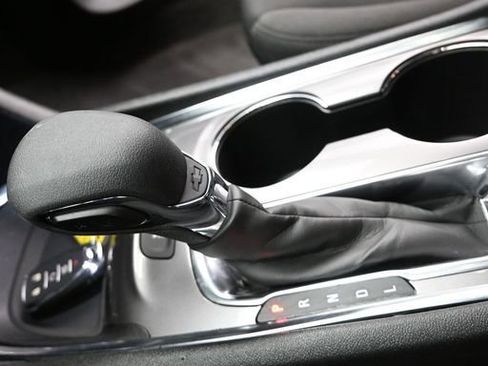 Used 2025 Chevrolet Malibu LT image 30