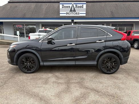 Used 2018 Mitsubishi Eclipse Cross LE image 2