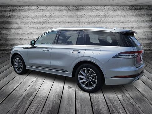 Used 2020 Lincoln Aviator Grand Touring w/ Elements Package Plus AWD/4WD image 3