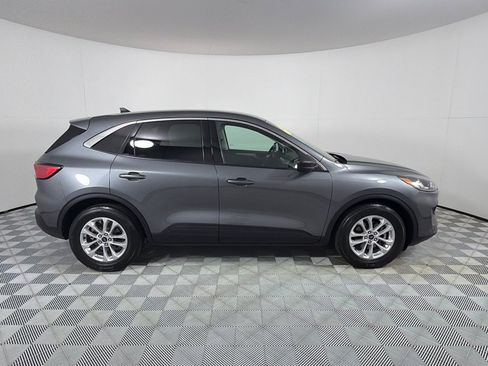 Used 2022 Ford Escape SE FWD image 4