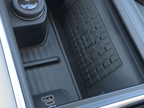 New 2025 Ford Expedition Active image 59