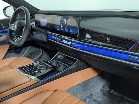 Used 2026 BMW i7 xDrive60 w/ Executive Package AWD/4WD image 35