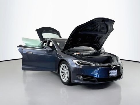 Used 2018 Tesla Model S 75D AWD/4WD image 25