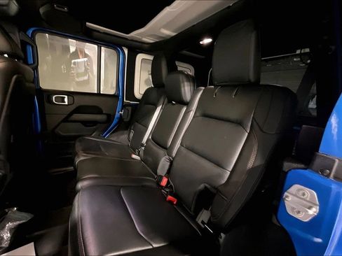 Used 2021 Jeep Wrangler Unlimited Rubicon w/ Dual Top Group AWD/4WD image 33