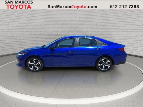 Used 2023 Hyundai Elantra SEL w/ Convenience Package FWD image 9