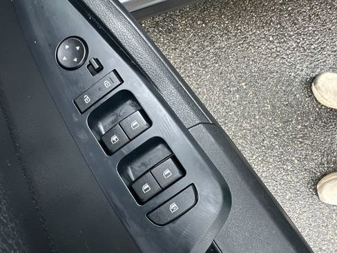 Used 2025 Kia Sportage LX AWD/4WD image 24