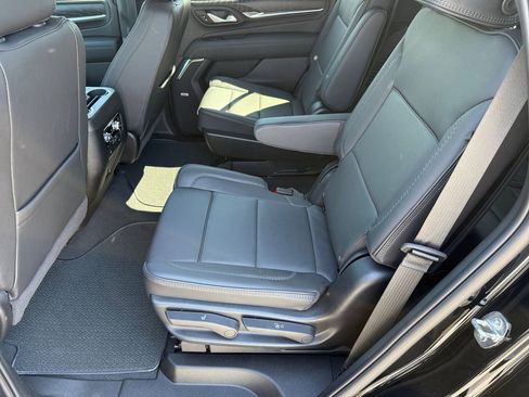 Used 2024 GMC Yukon Denali AWD/4WD image 11