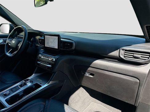 Used 2020 Ford Explorer ST image 33
