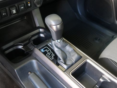 Used 2021 Toyota Tacoma TRD Sport w/ Technology Package RWD image 30