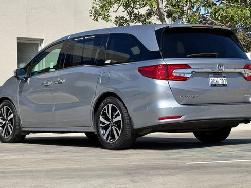 Used 2019 Honda Odyssey Elite image 3