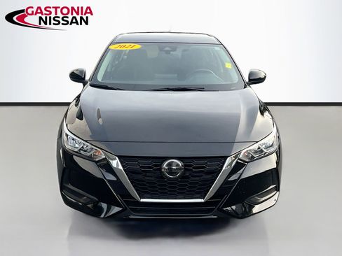 Used 2021 Nissan Sentra SV image 2
