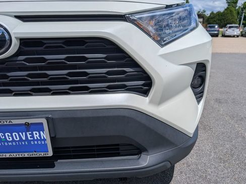 Used 2021 Toyota RAV4 XLE Premium AWD/4WD image 10