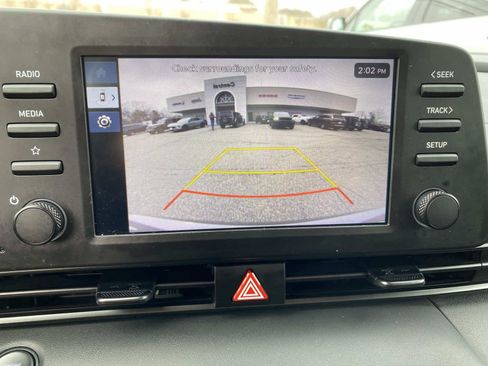 Used 2025 Hyundai Elantra Sport FWD image 9