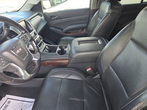 Used 2019 GMC Yukon SLE w/ SLE Value Package image 19