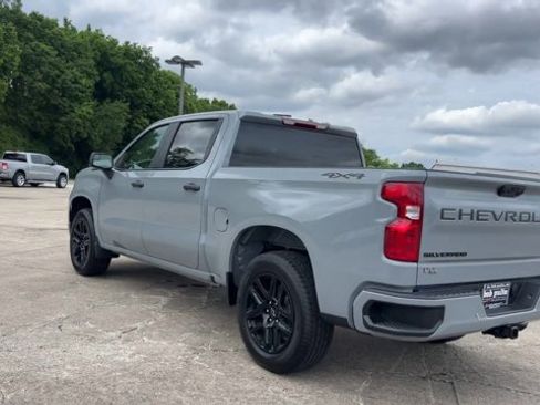 Used 2024 Chevrolet Silverado 1500 Custom w/ Dark Appearance Package image 7