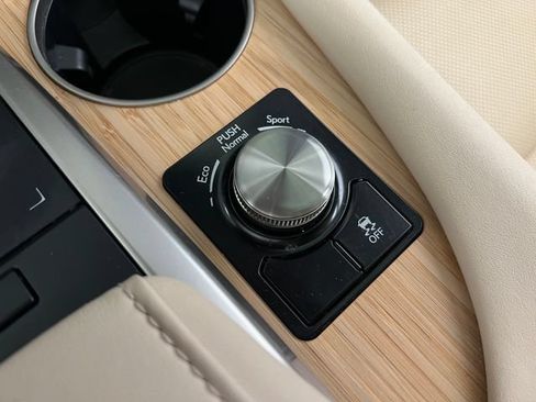 Used 2022 Lexus RX 350L FWD w/ Premium Package image 23