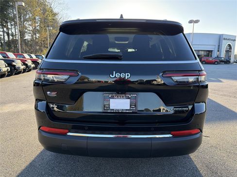 Used 2023 Jeep Grand Cherokee L Laredo w/ Luxury Tech Group I image 5