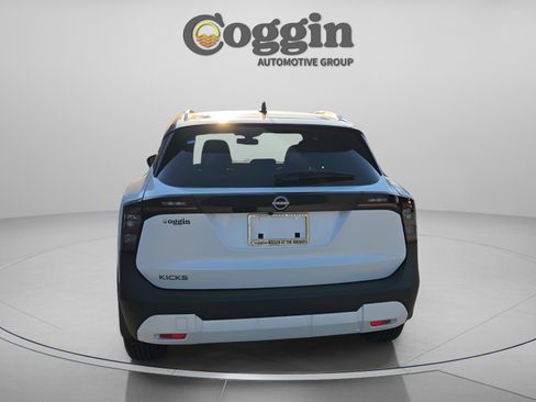New 2026 Nissan Kicks SV image 4