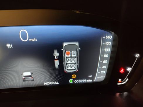 Used 2025 Honda Pilot Black Edition image 5