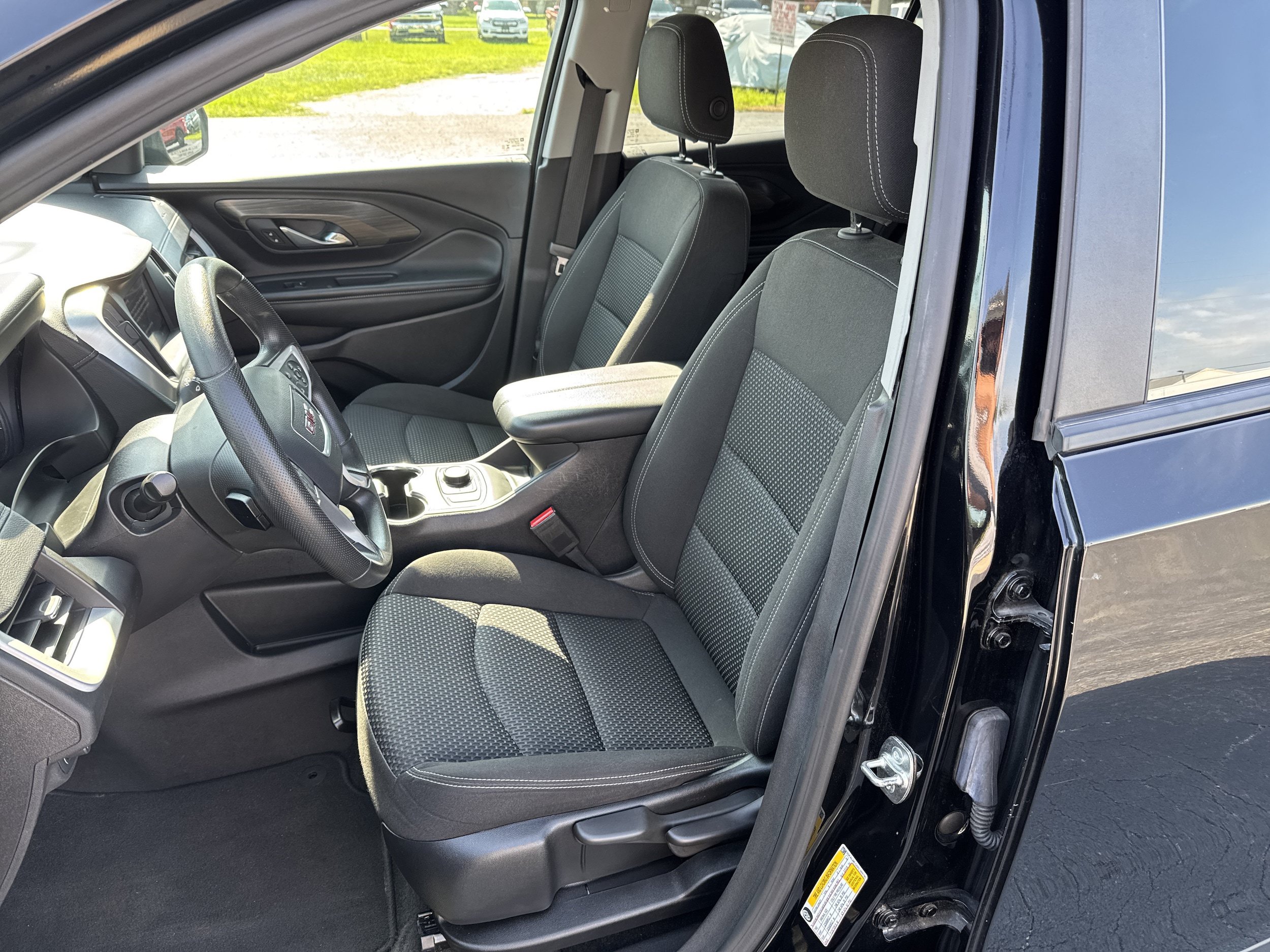 Used 2024 GMC Terrain SLE FWD image 20