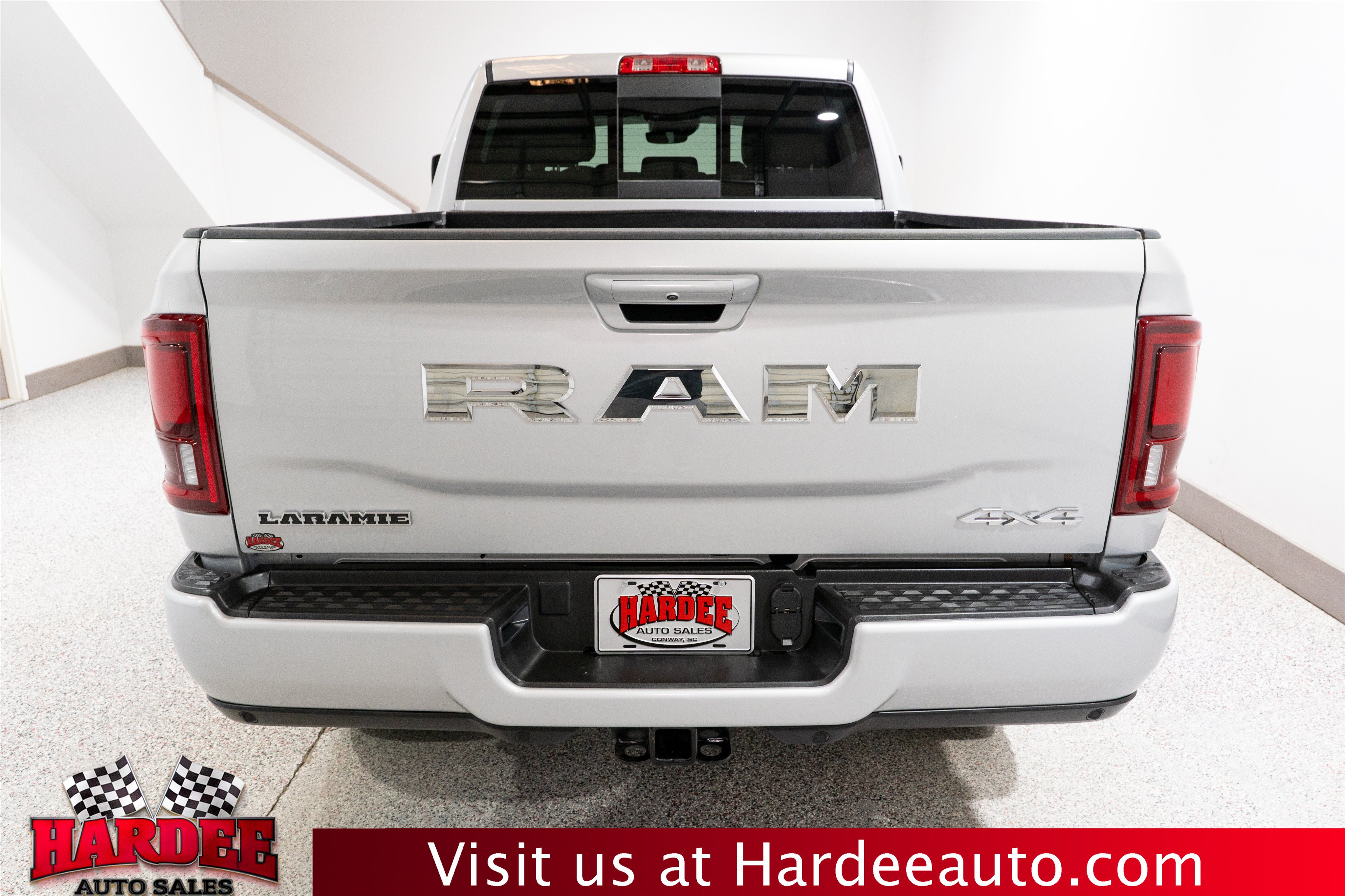 Used 2026 RAM 2500 Laramie AWD/4WD image 4
