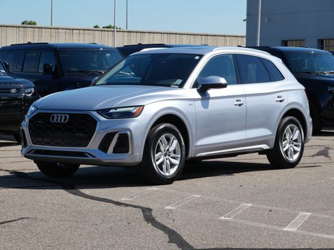 Used 2023 Audi Q5 2.0T Premium w/ Convenience Package AWD/4WD image 1