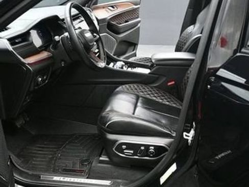 Used 2023 Jeep Grand Cherokee Summit AWD/4WD image 17