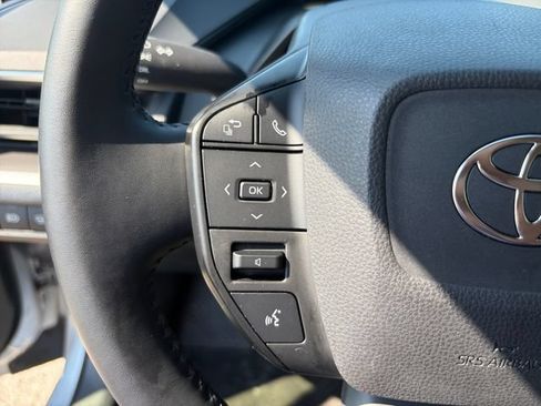 Used 2025 Toyota Prius LE FWD image 30