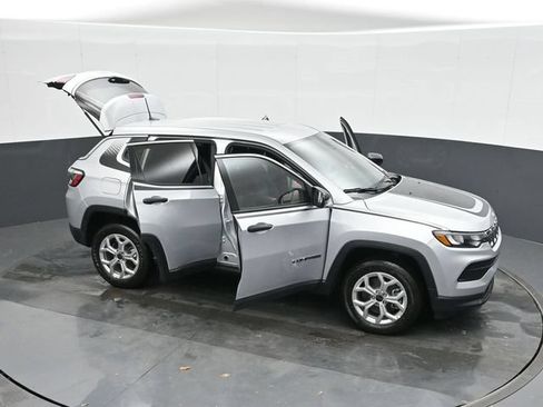 Used 2025 Jeep Compass Sport w/ Mopar Graphics Package AWD/4WD image 50