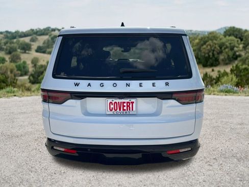 Used 2024 Jeep Wagoneer L Series II AWD/4WD image 9