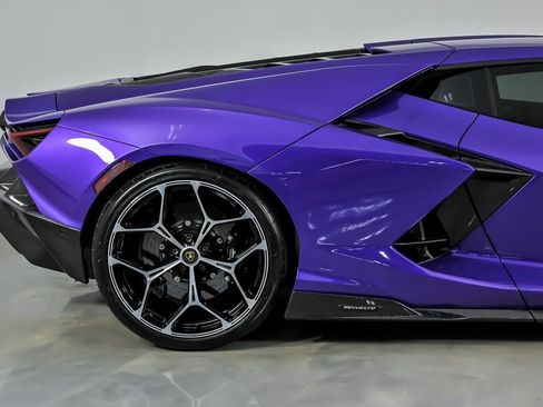 Used 2024 Lamborghini Revuelto image 16