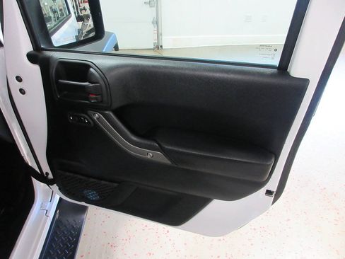 Used 2017 Jeep Wrangler Unlimited Sport w/ Quick Order Package 24S AWD/4WD image 24