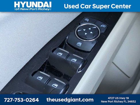 Used 2014 Ford Fusion SE FWD image 28