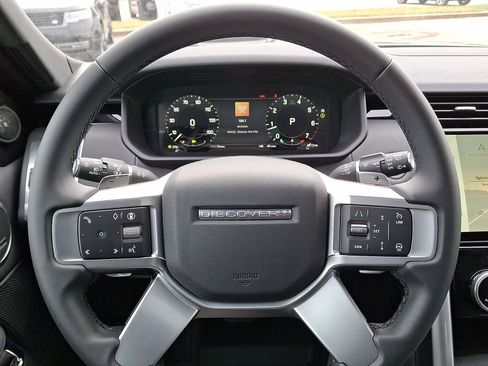 Certified 2025 Land Rover Discovery S AWD/4WD image 20