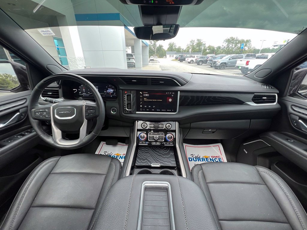 Used 2024 GMC Yukon Denali w/ Advanced Technology Package AWD/4WD image 2