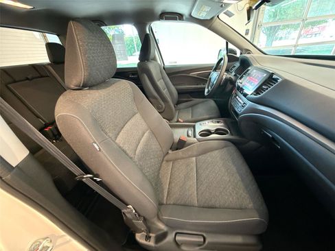 Used 2023 Honda Ridgeline Sport image 25