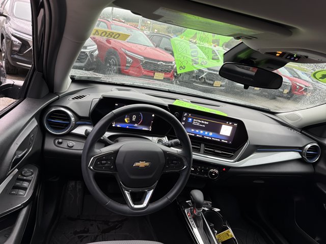Used 2024 Chevrolet Trax LT w/ LT Convenience Package FWD image 14